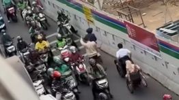 Pramono Apresiasi Petugas TransJakarta yang Bantu Disabilitas Nyeberang