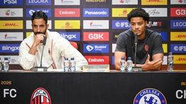 Koni De Winter Optimistis AC Milan Bisa Raih Gelar Bersama Ruben Amorim