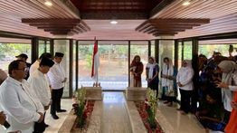 Sambut HUT Ke-81 RI, Pimpinan MPR Ziarah ke Makam Bung Hatta