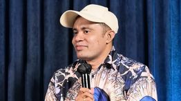 Dari Apoteker ke Panggung Komika, Intip Profil Singkat Igen Wahang