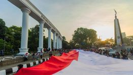 Festival Merah Putih ke-11 Semarak, Warga Bogor Bentangkan Bendera 500 Meter