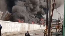 VIDEO: Kebakaran Hantam 3 Gudang di Kosambi