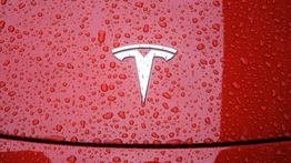 Tesla Recall 20.349 Mobil di AS, Lampu Depan Terlalu Terang Picu Risiko Kecelakaan