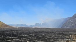 Kebakaran Gunung Bromo Meluas 899,35 Hektare, Tim Gabungan Fokus Padamkan Titik Api