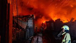 Kebakaran Hebat di Pabrik Bingkai di Duren Sawit, Baru Padam 3 Jam