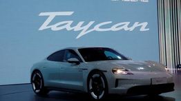 Nasib Porsche Taycan di Ujung Tanduk, Penjualan Anjlok dan Terancam Disuntik Mati