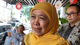 Khofifah Targetkan KRL Surabaya Aglomerasi Beroperasi Januari 2027