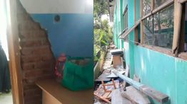 Siswa SMPN 2 Ngamprah Bandung Barat Patungan Perbaiki Ruang Kelas yang Rusak