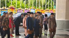 Gibran, Jokowi, hingga Jusuf Kalla Hadiri Akad Nikah Rizky Irmansyah