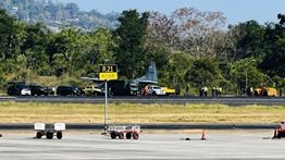 Pesawat Cassa TNI AL yang Tergelincir di Bandara Hasanuddin Berhasil Dievakuasi