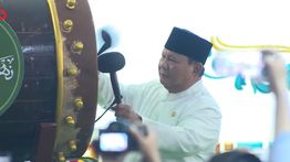 Pukul Beduk, Prabowo Resmi Buka Muktamar ke-35 NU