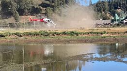 Helikopter Water Bombing Dikerahkan Padamkan Karhutla di Lereng Gunung Semeru