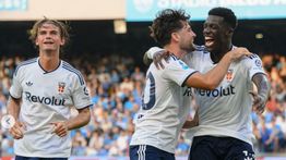 Como 1907 Libas Napoli 2-1 di Stadion Diego Maradona