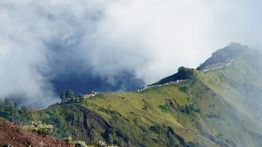 Pendakian Gunung Rinjani Dibuka Terbatas Mulai 1 September untuk Cegah Kebakaran