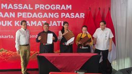 100 Pedagang Pasar Induk Kramat Jati Dapat Pembiayaan hingga Rp500 Juta dari Bank Jakarta