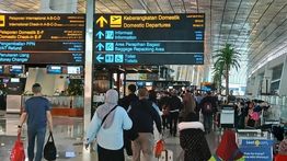 Erupsi Gunung Sinabung Ganggu Penerbangan Soetta-Kualanamu