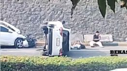 Mobil Terguling di Tol JORR Jatiwarna KM 37 Kota Bekasi
