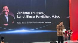 Luhut Sebut Bansos Transfer Tunai Langsung Akan Diuji Coba Awal 2027