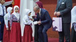 Menteri P2MI Mukhtarudin: Anak Pekerja Migran Harus Bersekolah!