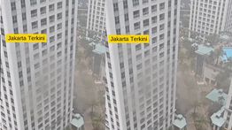 Kepulan Asap Tebal Muncul dari Apartemen di Tanah Abang