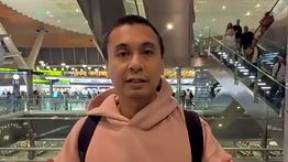 Pesawat Putar Balik Akibat Erupsi Gunung Krakatau, Raditya Dika Batal Hadiri acara Talk Show