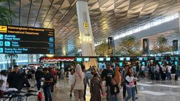 624 Penerbangan di Soetta Tertunda Akibat Abu Erupsi Anak Krakatau
