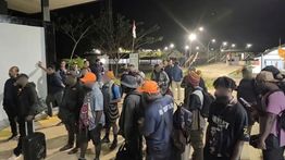 Imigrasi Merauke Deportasi 18 WN Papua Nugini yang Diduga Salahgunakan Border Crossing Card saat Turnamen Rugby