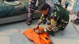 Cari 5 Jurnalis Hilang Kontak, TNI AL Temukan Pelampung di Perairan Cikoneng Anyer
