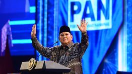 Prabowo di HUT PAN Bacakan Dua Pantun untuk Zulhas