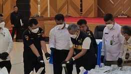 Bea Cukai Sita 30 Kontainer Berisi Beras, Garam, Pakaian Ilegal Senilai Rp27,3 Miliar