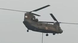 Helikopter Chinook Jepang Mulai Lakukan Water Bombing Padamkan Karhutla di Ketapang