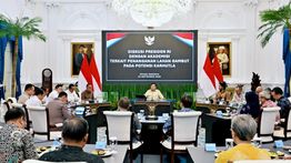 Prabowo Tegaskan Penertiban Regulasi dan Korporasi untuk Cegah Kebakaran Gambut