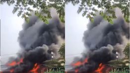 Kebakaran Hebat Hantam Kompleks Pertokoan di Karawang