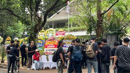 Suasana Rumah Duka Guruh Soekarnoputra
