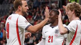 Inggris Bungkam 10 Pemain Ceko, Skor 2-0