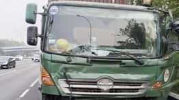 Dua Truk Hino Bertabrakan di Tol Jagorawi KM 16, Tidak Ada Korban Jiwa