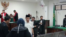 Bupati Rejang Lebong Dituntut 5 Tahun Penjara dan Pencabutan Hak Politik