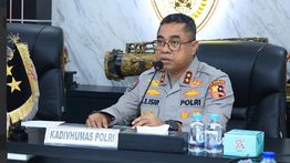 Polri Mutasi 12 Pati dan Pamen