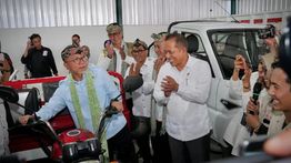 Menkop Sebut Kopdes Merah Putih Mulai Layani Penyaluran Bansos