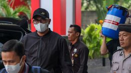 Selain Bupati Klaten, KPK Juga Bawa Kepala BPK Jateng ke Jakarta