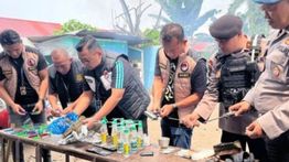 Polisi Sita Sepucuk Senjata Api Saat Penggerebekan Sarang Narkoba