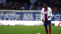 Nuno Mendes Cedera, PSG Kehilangan Bek Andalan Jelang Hadapi Barcelona di UCL