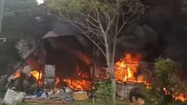 Kebakaran Hebat Hantam Bangunan di Tajur Halang Bogor, Asap Hitam Membumbung Tinggi
