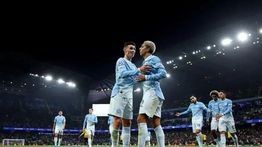Hattrick Phil Foden Bawa Manchester City Raih Kemenangan 5-1 atas AEK Athena