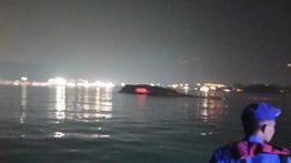 KMP Batumandi yang Terbakar akhirnya Terbalik dan Tenggelam di Perairan Merak