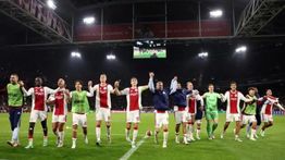 Maarten Paes Tak Dimainkan, Ajax Tetap Amankan 3 Poin atas Atalanta 2-0