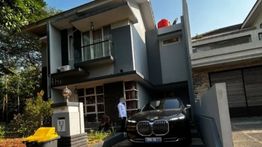 KPK Sita Mobil BMW Listrik Saat Geledah Rumah Suami Fadia Arafiq