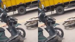 VIDEO: Kecelakaan Maut Motor Dihantam Truk di Cikande, 2 Orang Meregang Nyawa