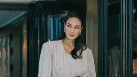 Di dunia hiburan Indonesia, tato pada artis bukanlah hal yang jarang lagi. Tiga artis yang menarik perhatian kita dengan keunikan tato mereka adalah Luna Maya, Nathalie Holscher, dan Amanda Manopo.