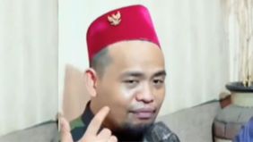 Viral di media sosial cerita seorang kyai di Cianjur, Jawa Barat rela memberikan istrinya yang punya paras cantik pada seorang oknum Habib yang berasal dari Yaman.